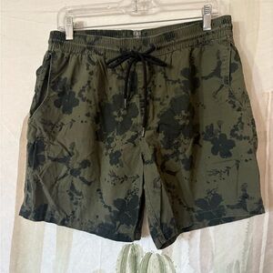 Men’s Volcom Floral Drawstring Shorts 🌵L